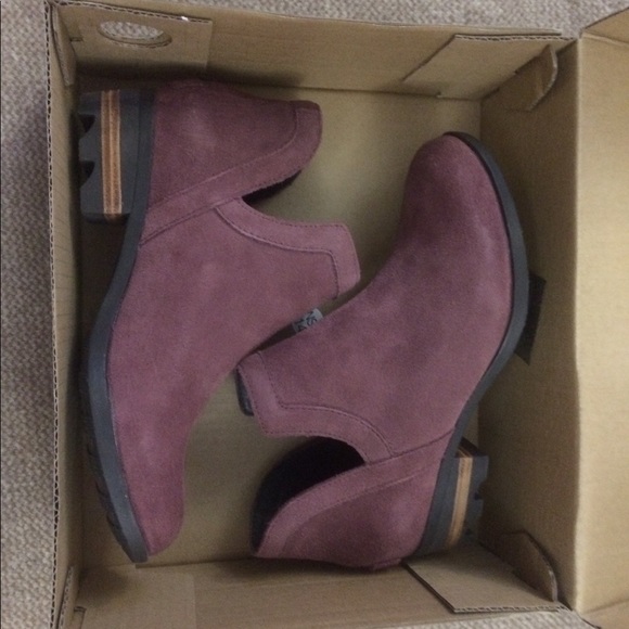 SOLD Sorel Lolla Cut-out Bootie, Light Raisin, 7.5 - Picture 5 of 6